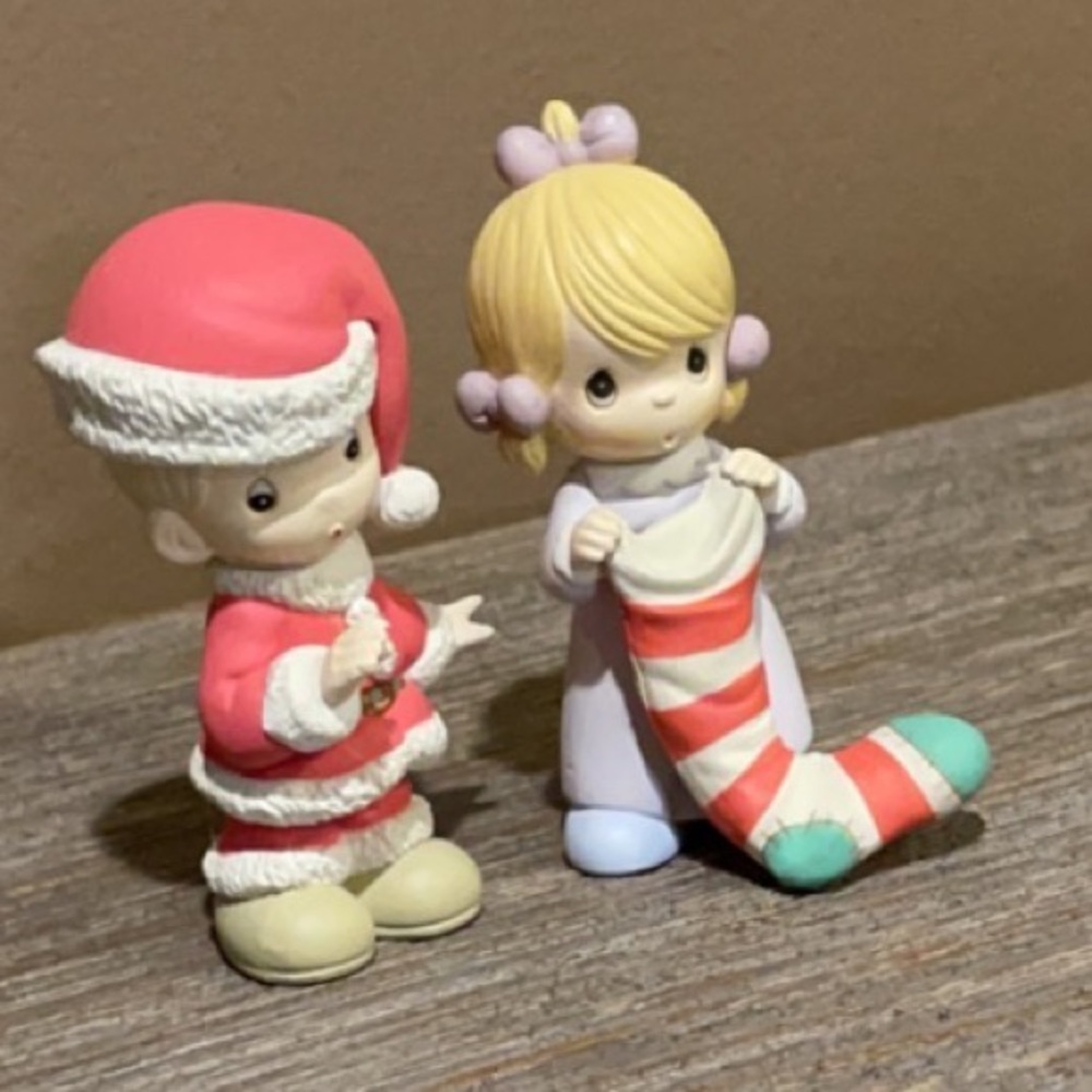 Precious Moments Little Girl and Santa Figurine 1995